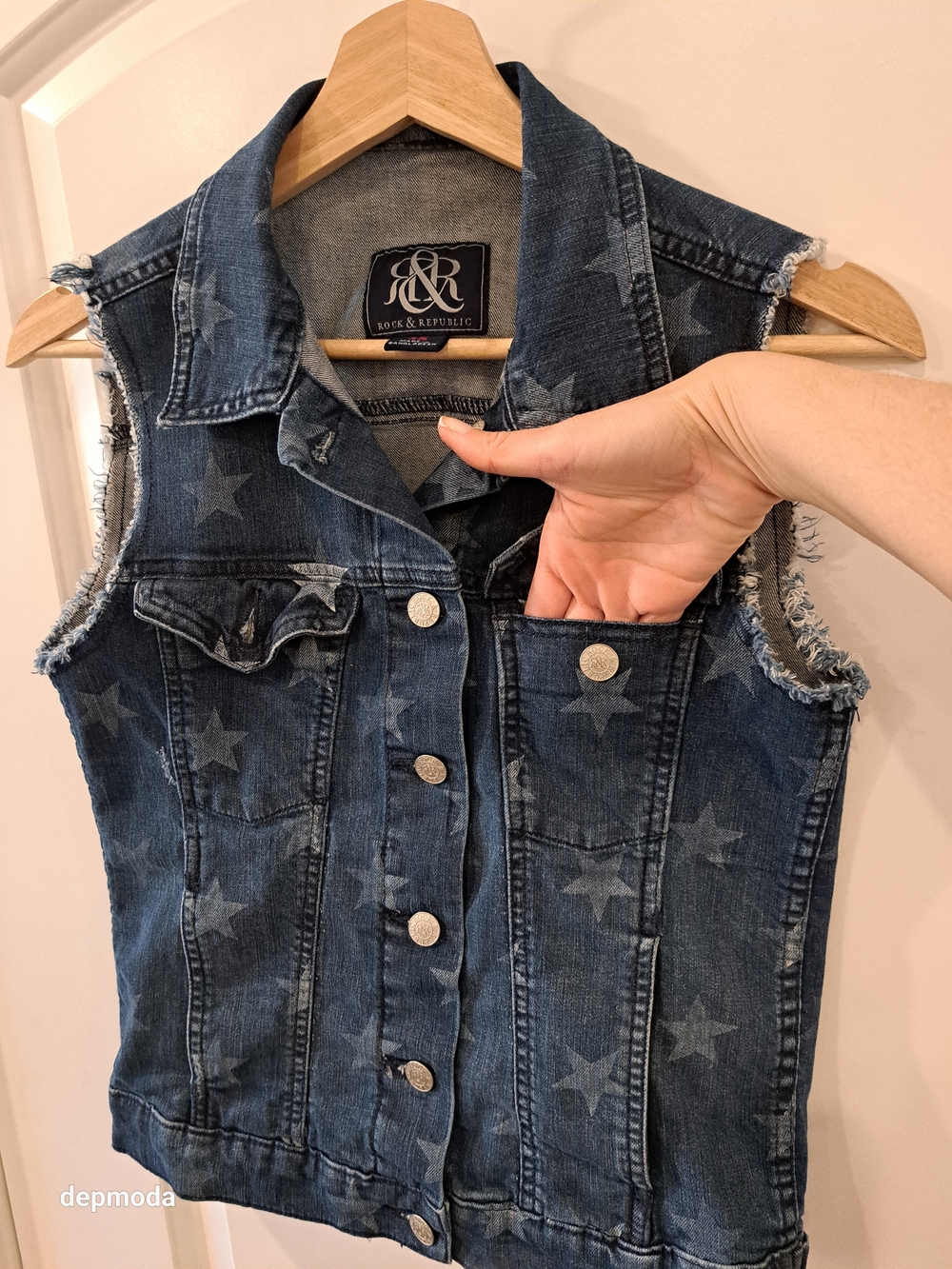Rock & Republic jean vest Medium Blue Star-Print Denim Pocket Buttons size XS - Picture 10 of 13